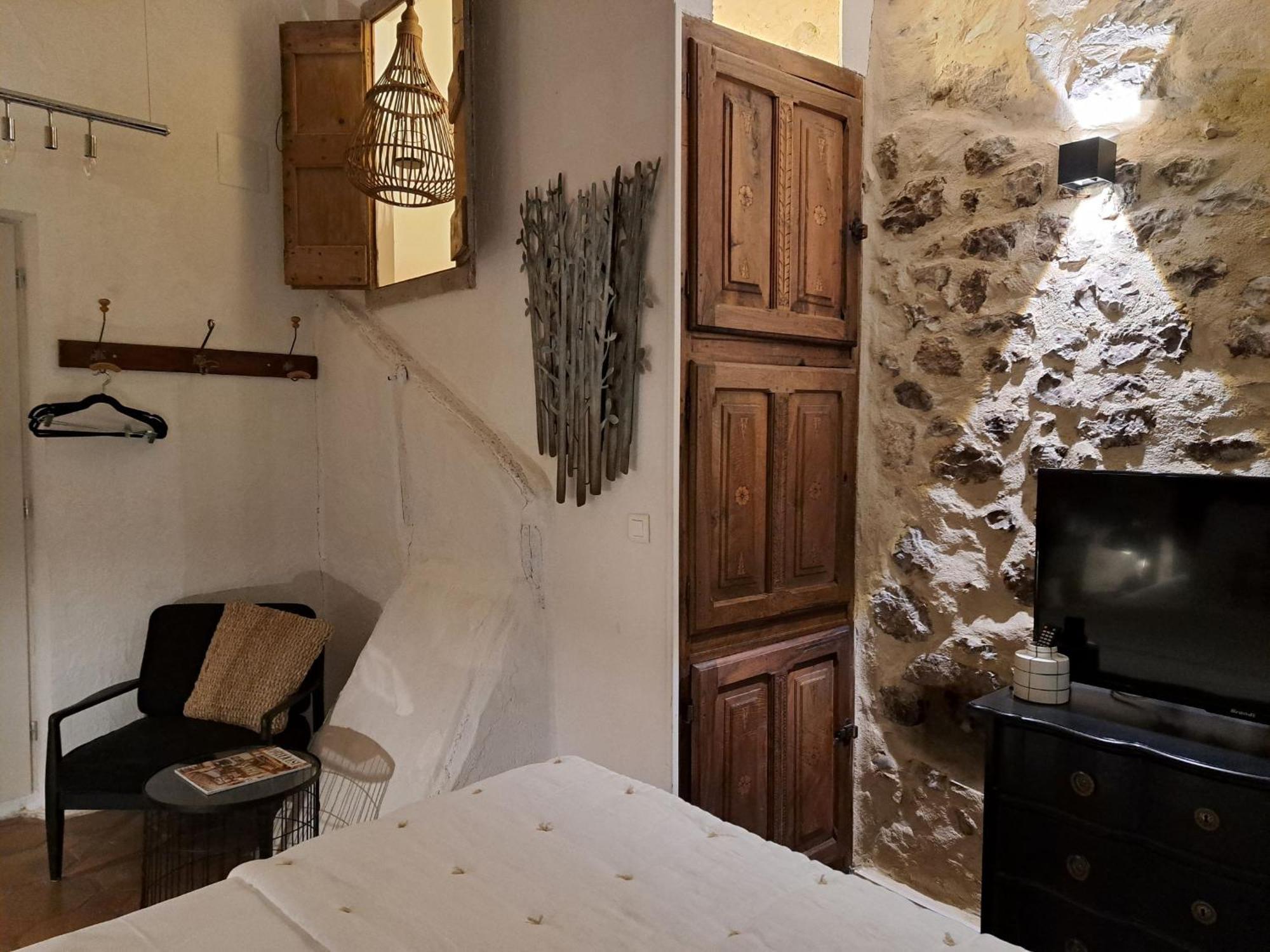 Hotel Le Patio De Sophie Sisteron Rum bild