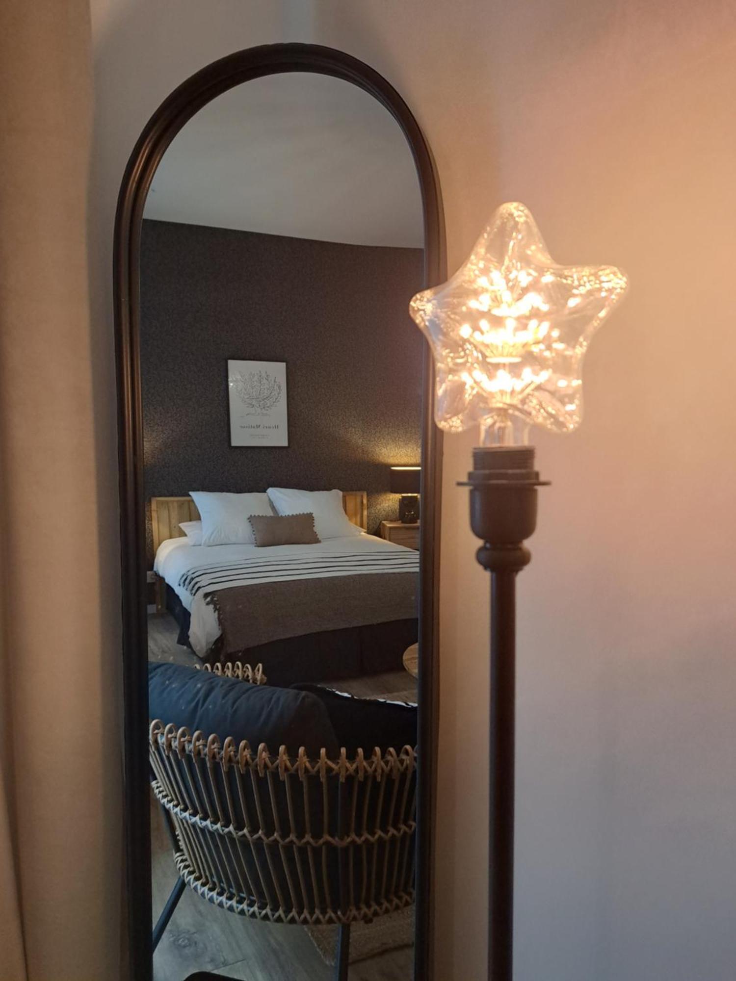 Hotel Le Patio De Sophie Sisteron Rum bild